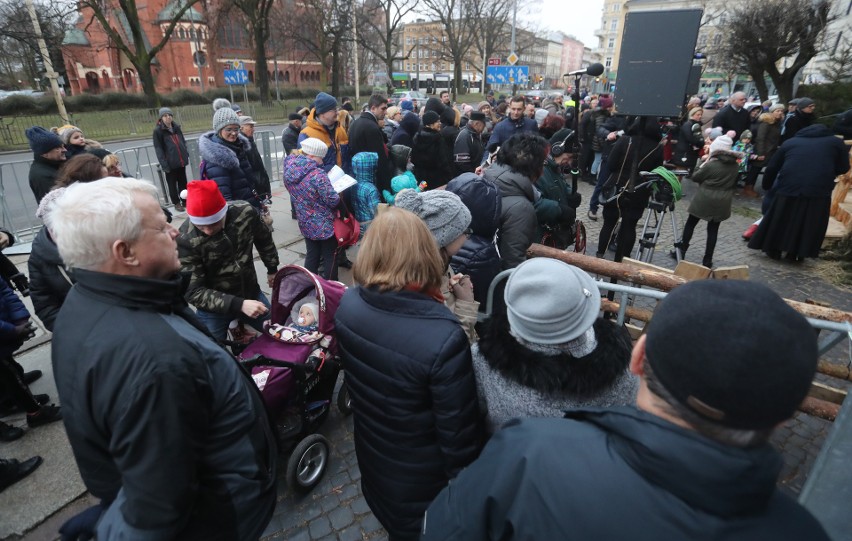 Świętowanie przy Żywej Szopce w centrum Szczecina [ZDJĘCIA, WIDEO]