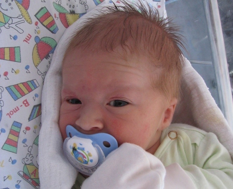 Oskar Litewnicki urodził się 16 września, ważył 3870 g i...
