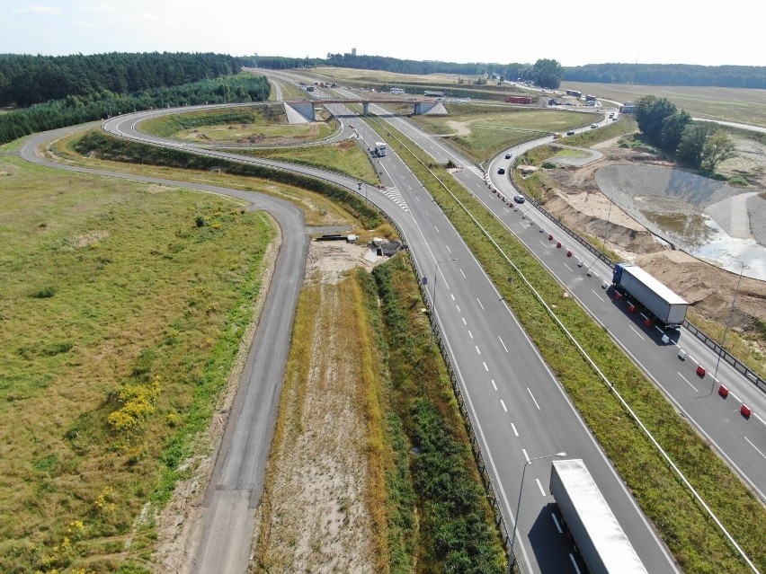 Tak budowano nowy odcinek trasy S3 pomiędzy Lubinem a...