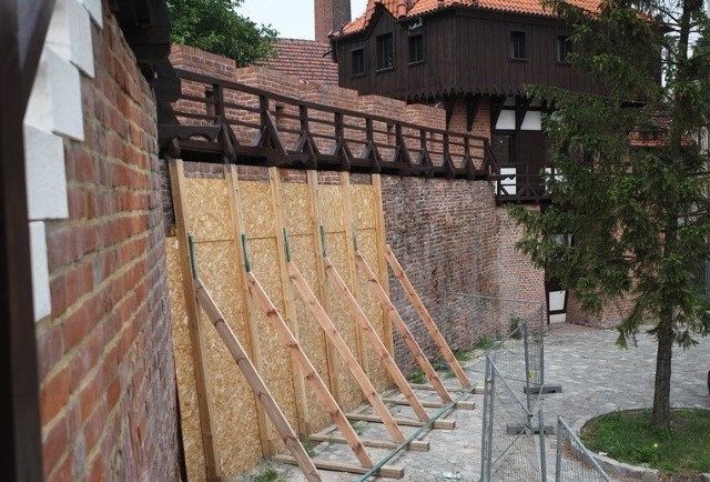 Mury na Baldego w Opolu zostały zabezpieczone. .