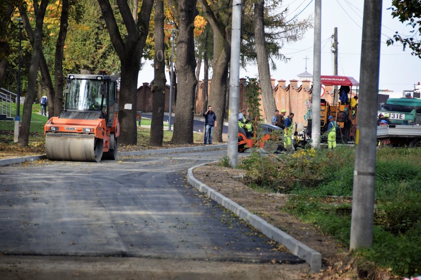 Afaltowa nakładka na 240-metrowym odcinku ul. Sanguszków -...