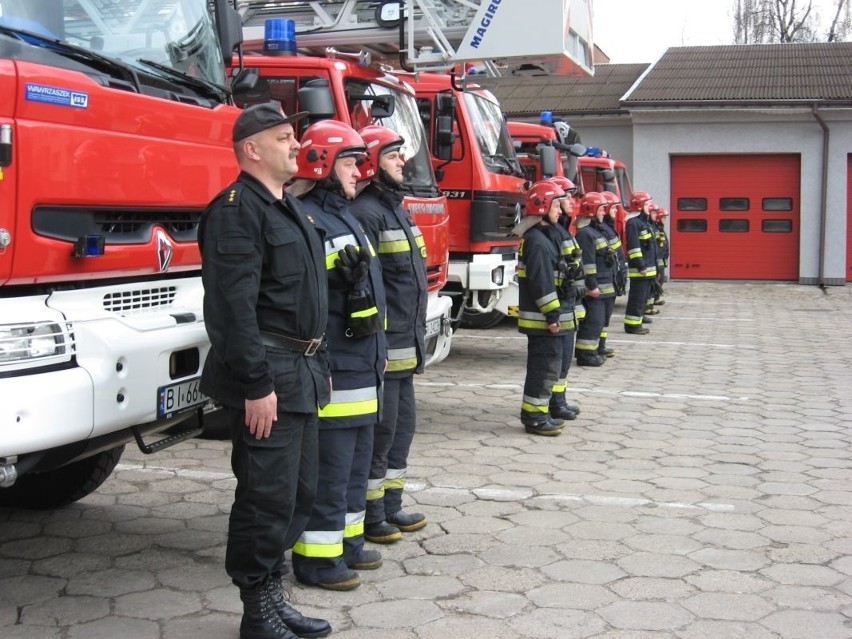 Strażacy uczcili pamięć ofiar katastrofy lotniczej w Smoleńsku (zdjęcia)