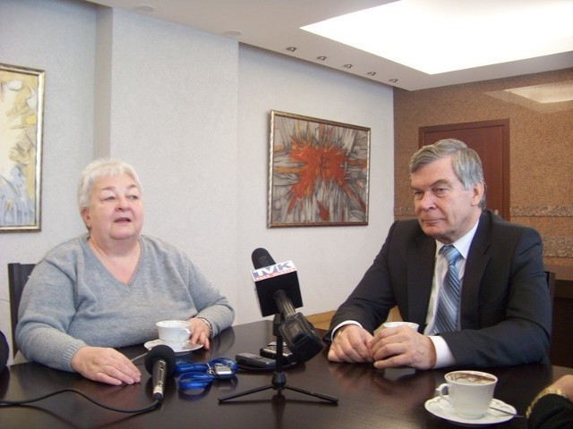 Anna Glonek, dyrektor Lokalnego Zrzeszenia Wlaścicieli Nieruchomości i prezydent Andrzej Pałucki