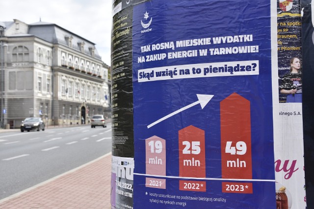 Na ulicach Tarnowa pojawiły się billboardy i plakaty informujące o tym, ile będzie musiał wydać w przyszłym roku na energię magistrat