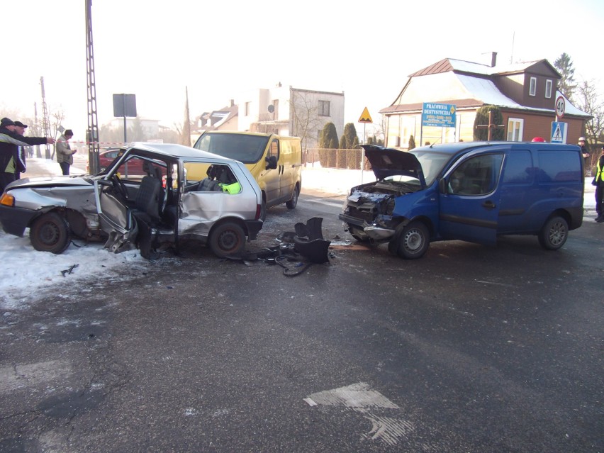 Wypadek na skrzyżowaniu ulicy Targowej i Żeromskiego w...