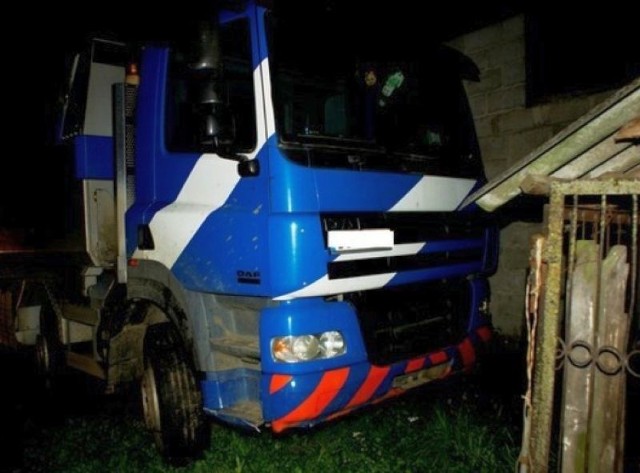29-letni złodziej ukradł ciężarówkę o wartości blisko 120 tys. zł. Ukrywał ją na prywatnej posesji.