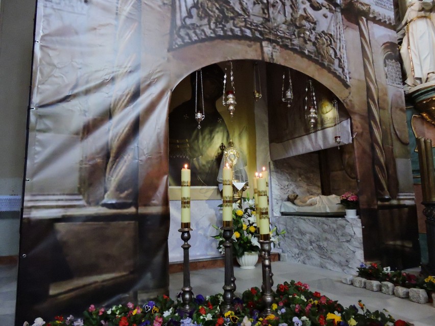 Groby Pańskie w Wielkanoc 2019 w Ostrołęce. Zobacz, jak wyglądają Groby w ostrołęckich parafiach