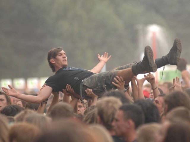 Tak rozpoczynał się drugi dzień koncertów na dużej scenie 17. Przystanku Woodstock.