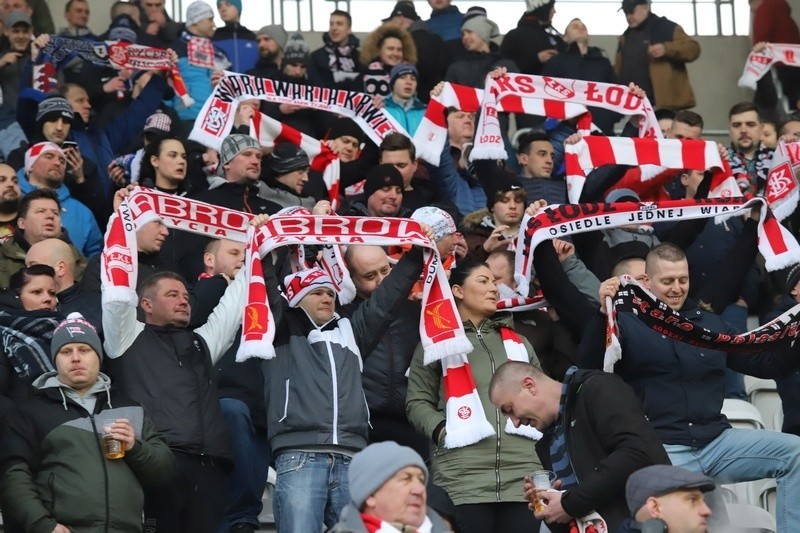 Piłkarska pierwsza liga. Kibice na meczu ŁKS. Tylko siedmiu fanów z Poznania