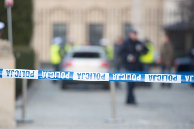 Policjanci nadal poszukują sprawcy napadu na bank w Nowogrodzie Bobrzańskim.