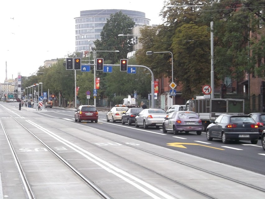 Wrocław: Ulica Curie-Skłodowskiej pełna aut po remoncie. Będą korki? (ZDJĘCIA)