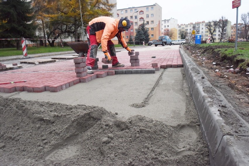 Trwa remont ulicy Konopnickiej w Gubinie. Powstają miejsca...