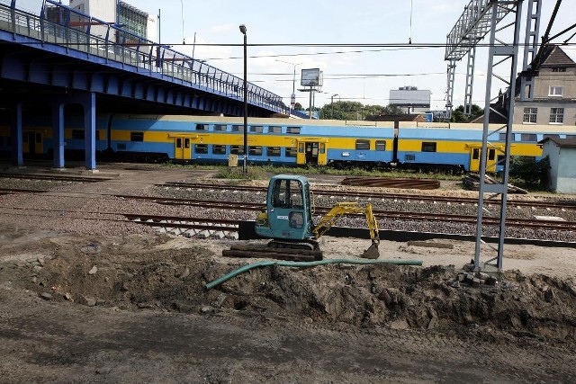 Polskie koleje to bałagan, bo nie ma regulacji tego rynku, dopiero teraz Sejm pracuje nad odpowiednią ustawą.