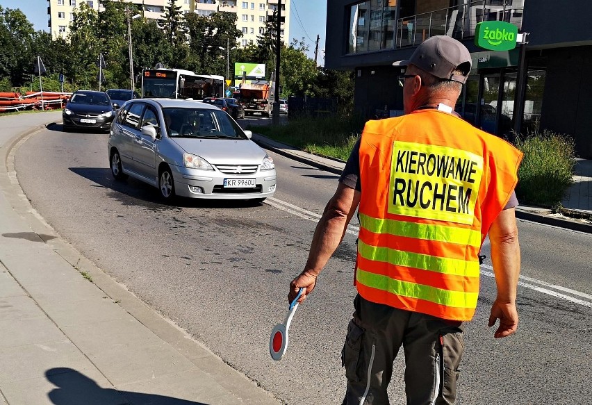 Kraków. Rozpoczęła się budowa ronda na skrzyżowaniu ul. Centralnej z Sołtysowską [ZDJĘCIA]