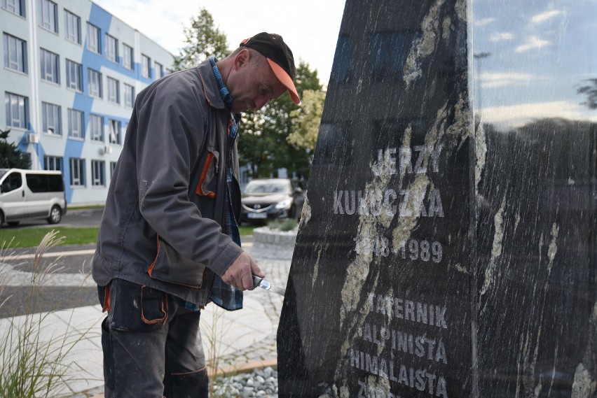 Pomnik Jerzego Kukuczki w Katowicach