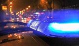 Nocna burda w Bielsku-Białej: interweniujący policjant został ranny. Młodzież obrzuciła policjantów butelkami