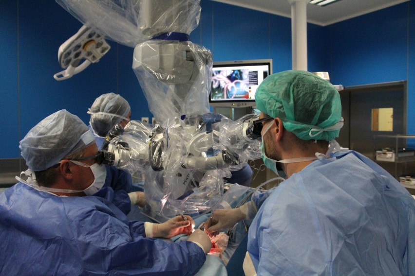 Tak wyglądała operacja w szpitalu Vital Medic w Kluczborku.