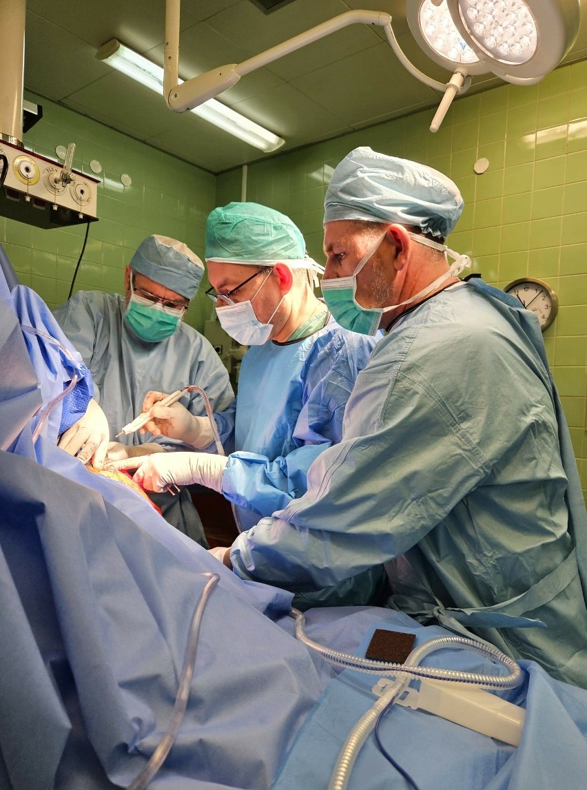 Przełomowa operacja usunięcia guza przerzutowego w Szpitalu Miejskim nr 4 w Gliwicach