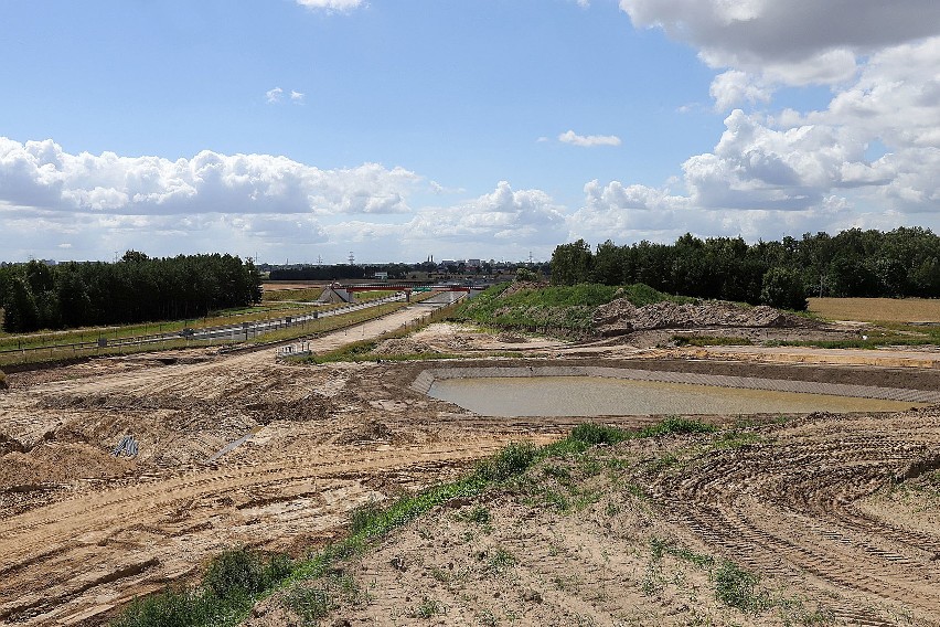 Na drodze ekspresowej S14 położono pierwszy asfalt!