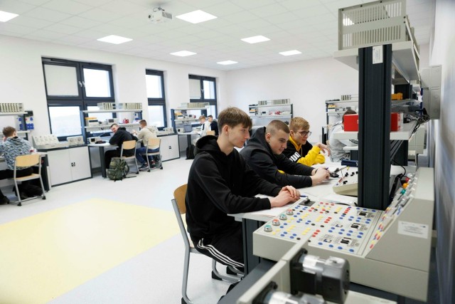 Uczniowie Zespołu Szkół Elektrycznych w Białymstoku mają komfortowe warunki do nauki.