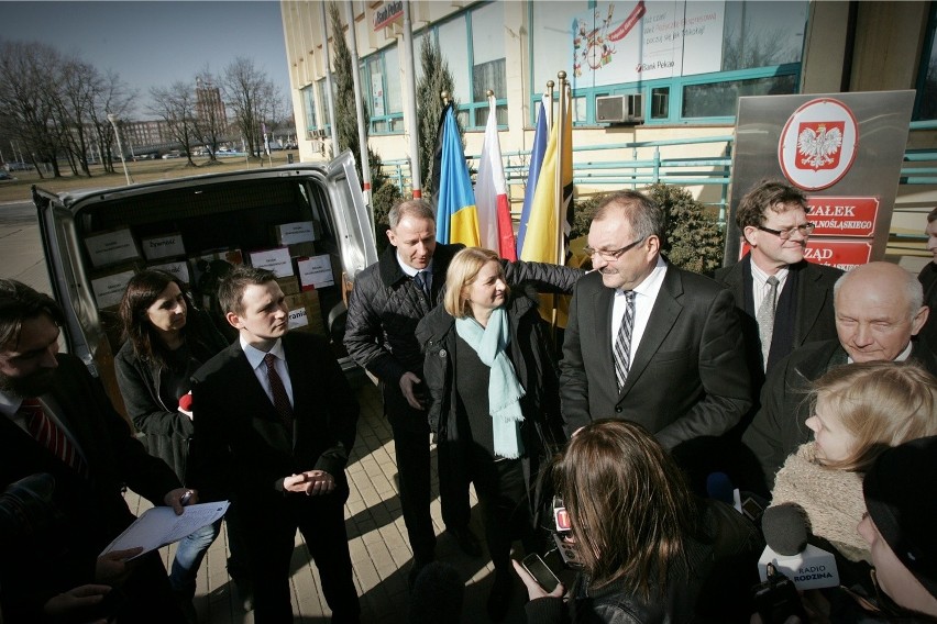 Dolny Śląsk wysłał dary na Ukrainę. W tym 26-letni namiot, pięć dresów i trochę kubków