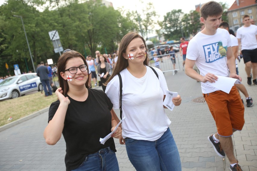 Kibice na półfinałowym meczu Anglia - Niemcy Euro U-21...