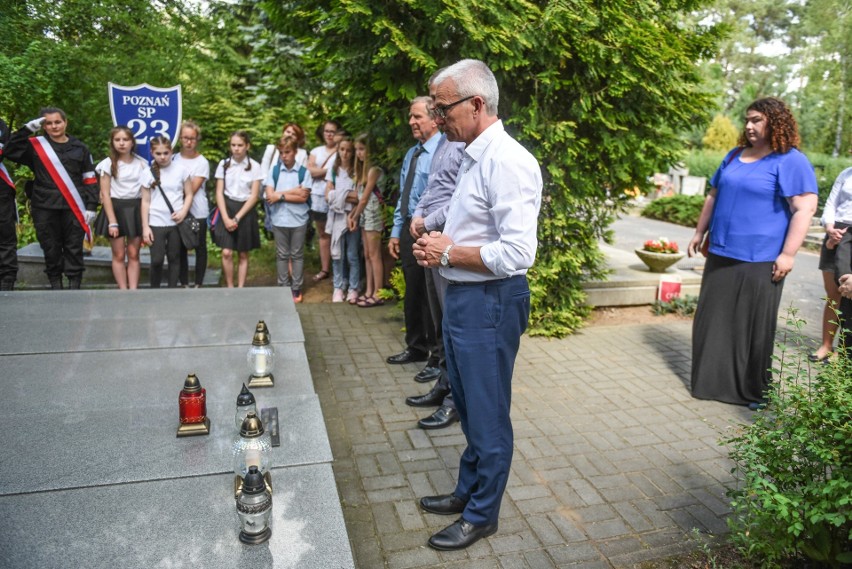 Światełko dla Czerwca’56: Prezydent i uczniowie sprzątali...