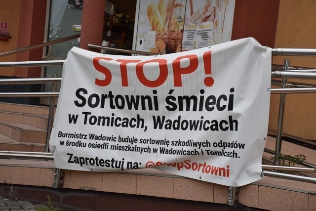 Mieszkańcy Wadowic i Tomic protestują przeciwko inwestycji m.in. w taki sposób