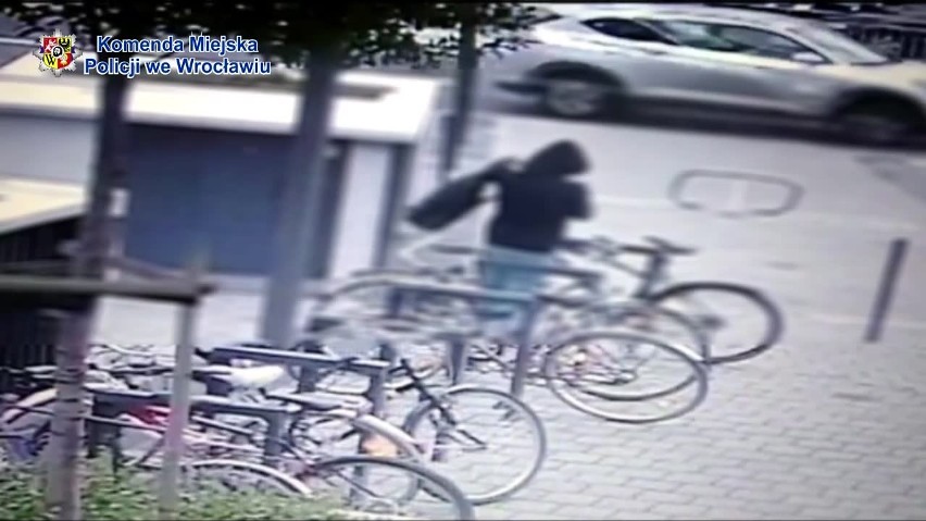 Tak kradną rowery we Wrocławiu. Złodzieja nagrał monitoring [FILM]