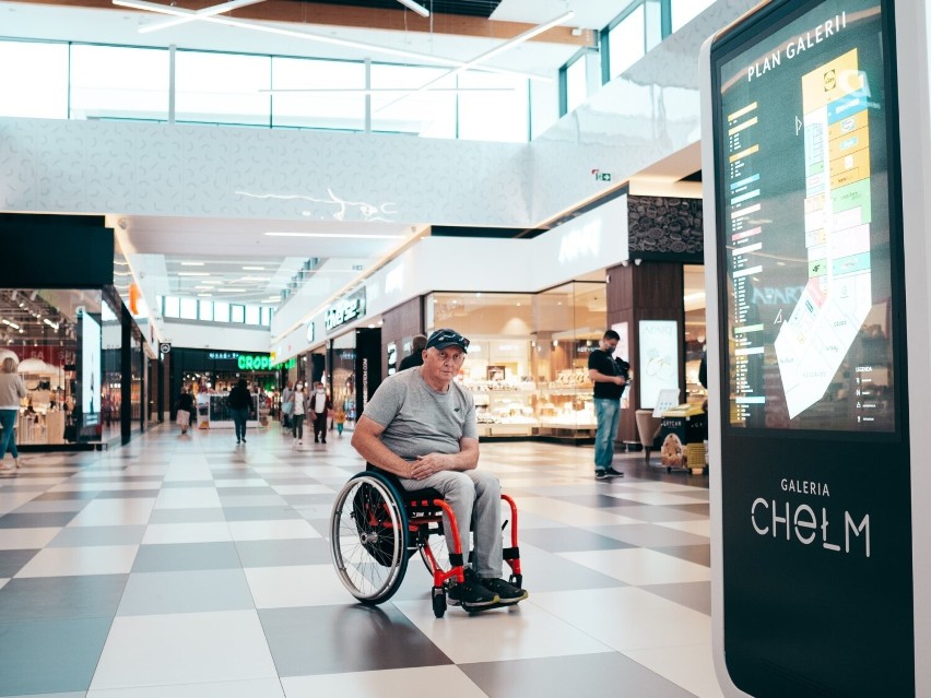 Chełmianin na wózku inwalidzkim chce przejechać 100 kilometrów aby wesprzeć niepełnosprawnych. Zobacz zdjęcia