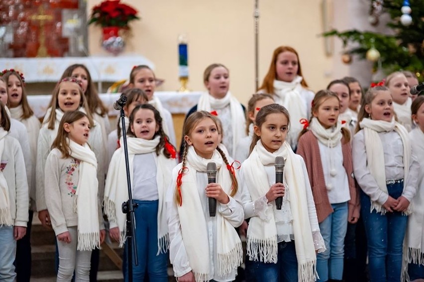 Kolędowanie w Strumianach. Mieszkańcy spotkali się już po raz siódmy [ZDJĘCIA]