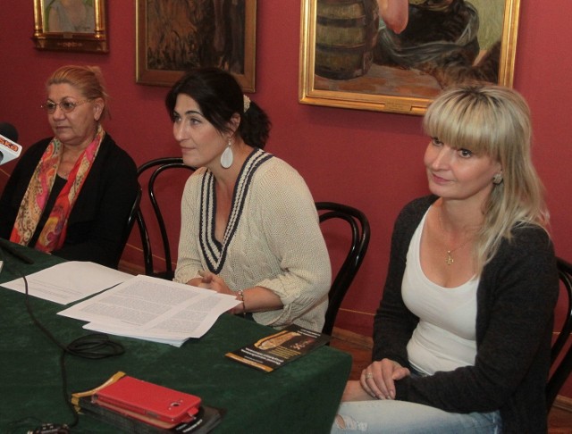 O planach Muzeum im. Malczewskiego mówiono podczas poniedziałkowej konferencji prasowej. Od lewej- Adela Głowacka, Ilona Pulnar - Ferdjani i Agnieszka Kozdęba.