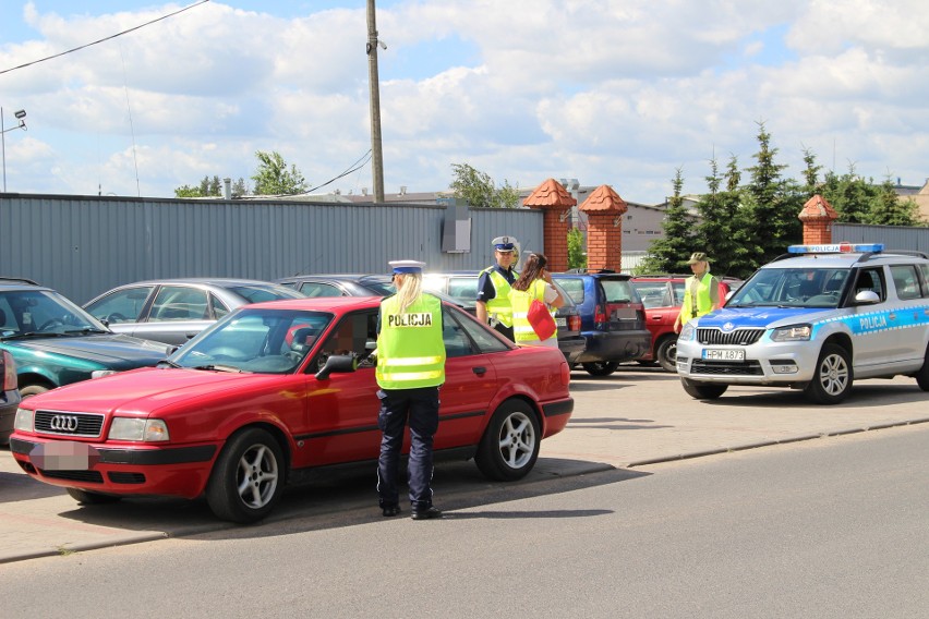 Policjanci obserwowali przejazdy kolejowe (zdjęcia)