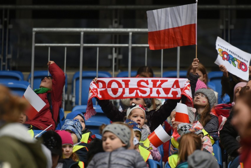 W piątek o godz. 11.11 stadion przy Bułgarskiej rozbrzmiał...