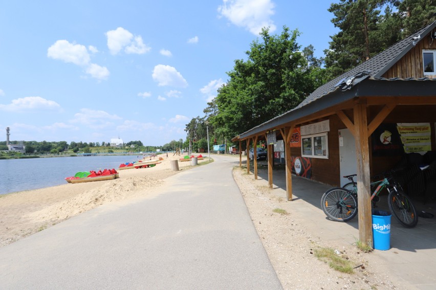 Sezon kąpielowy nad zalewem w Morawicy rusza w sobotę, 24 czerwca. Jakie atrakcje czekają na plażowiczów?