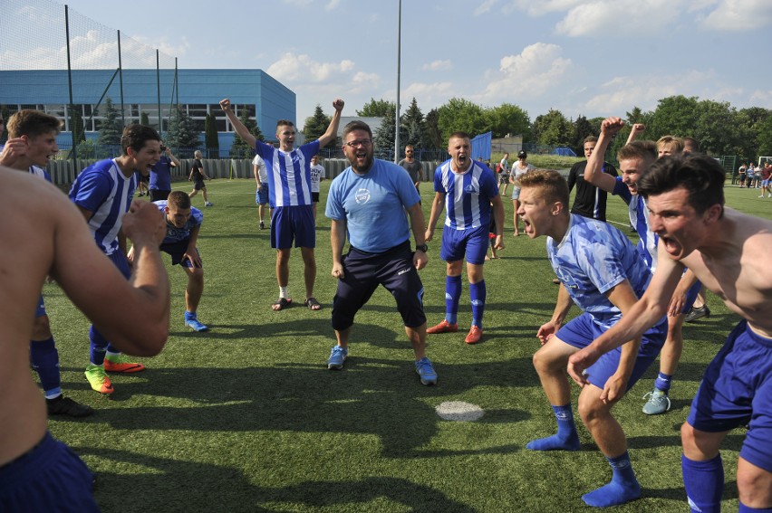 Od 0:4 do 4:4. Dramatyczny awans Stali Rzeszów do CLJ [ZDJĘCIA]