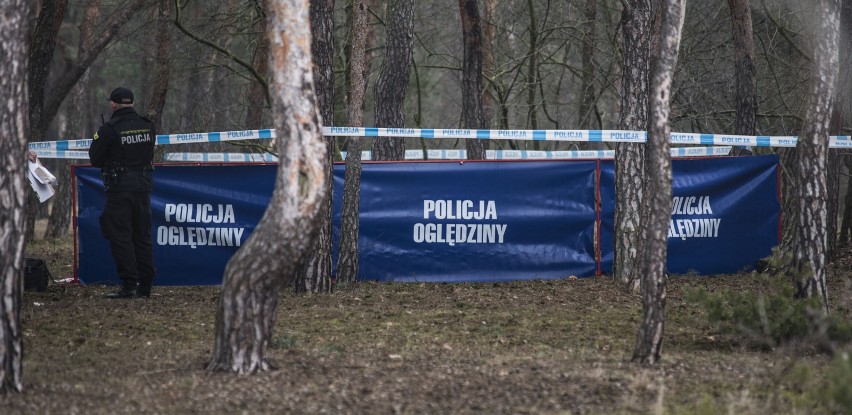 Prokuratura postawiła zarzuty policjantom w sprawie śmierci...