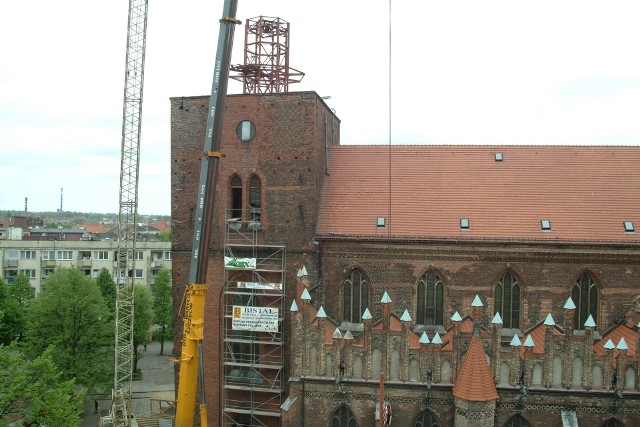 Remont wieży kościoła Mariackiego w Słupsku.