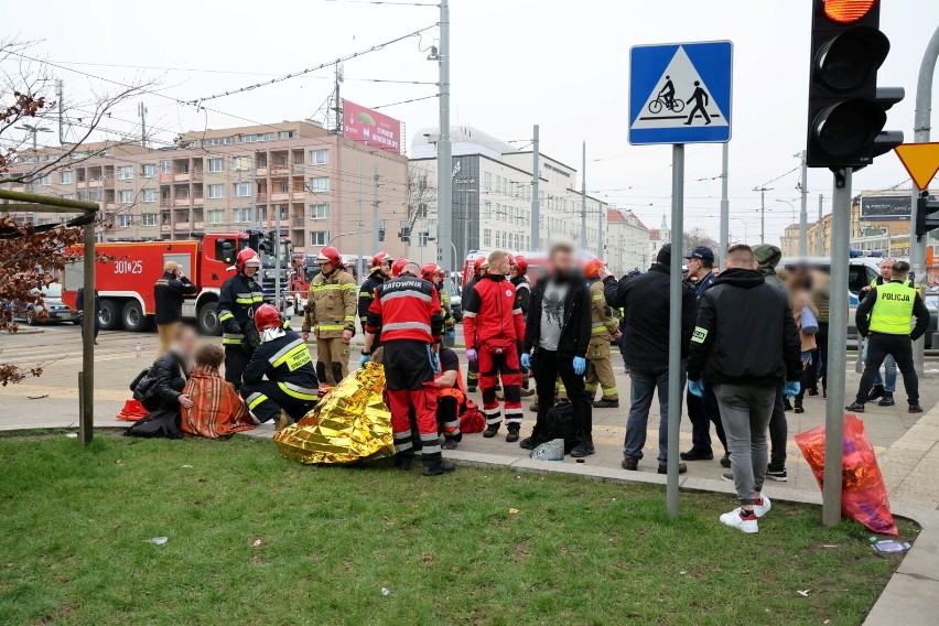 Masowy wypadek na Placu rodła w Szczecinie
