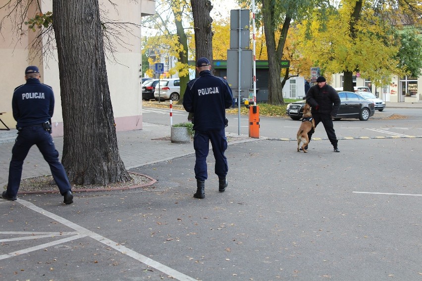 Terrorysta zaatakował Sanepid w Aleksandrowie Kujawskim - ćwiczenia Kobra - 19 [zdjęcia]