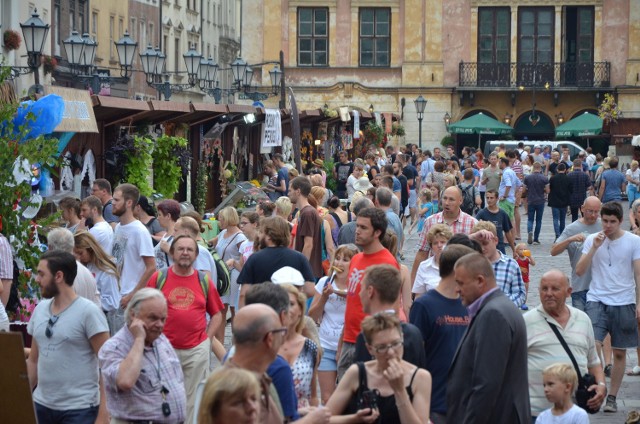 W środę, mimo chwilowej niepogody, krakowianie tłumnie uczestniczyli w otwarciu Festiwalu