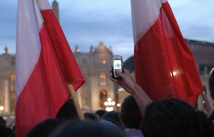 8 kwietnia 2005 roku miliony wiernych żegnało papieża Jana...