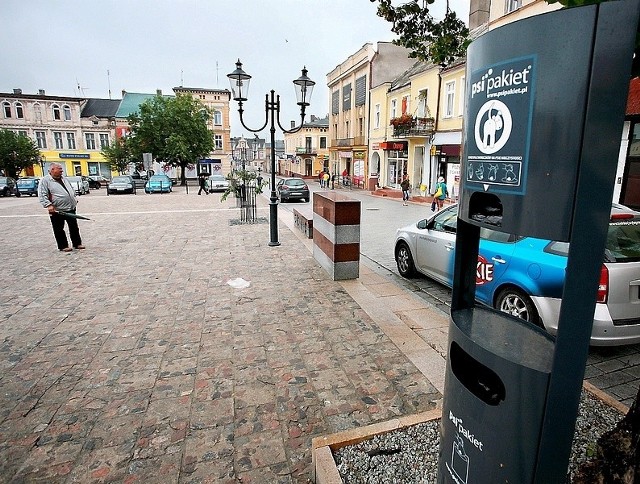 Stojaki z woreczkami nie rzucają się zbytnio w oczy. To zabieg celowy. Nie mają zbyt mocno ingerować w przestrzeń