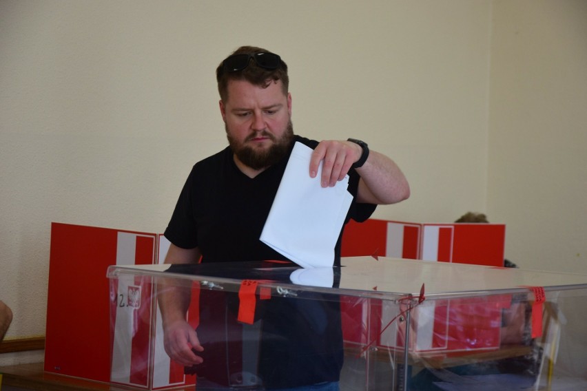 Wybory samorządowe 2024 w powiecie sandomierskim. Zakończyło się głosowanie. Wybieraliśmy burmistrzów, wójtów i radnych. Oto wyborczy raport