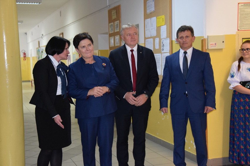 Poręba Wielka. Premier Beata Szydło wsparła kandydata PiS na fotel wójta gminy