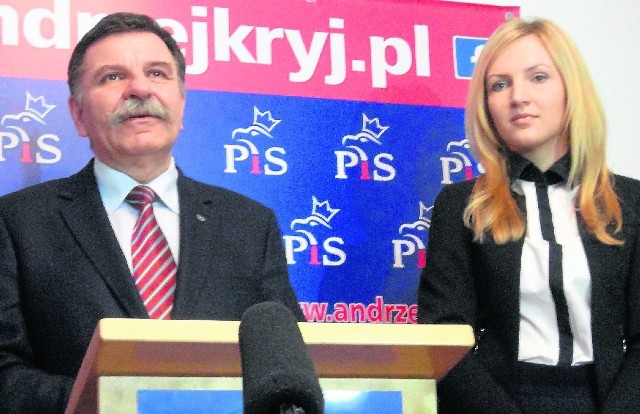 Poseł Andrzej Kryj i dyrektor jego nowego biura Sylwia Kula.