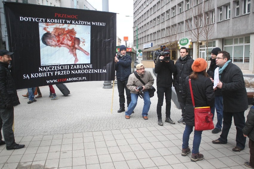 "Stop aborcji": Pikietowali przed Starym Marychem