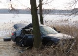 Tragiczny wypadek. Jeździł BMW po jeziorze Wałpusz. Zginął pasażer. Jedna osoba ranna (zdjęcia)