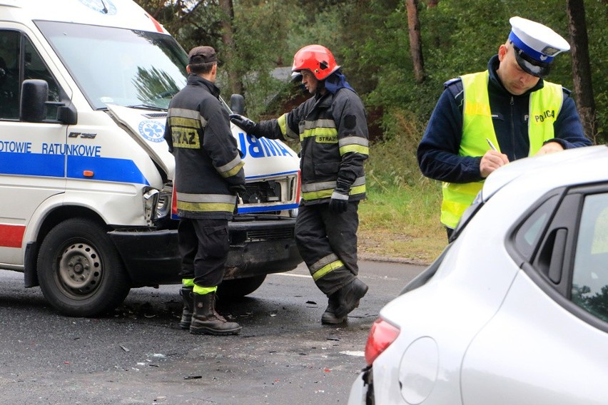 Wypadek na Łódzkiej z udziałem karetki