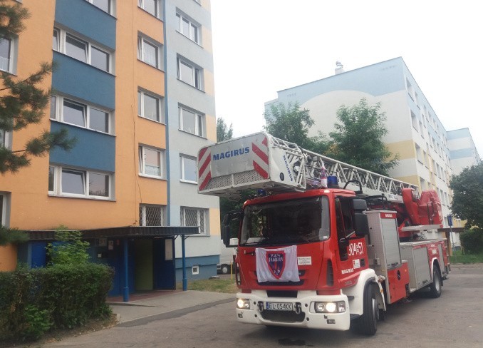 Strażacy zaopatrzyli się w drabinę, ale ostatecznie nie była...